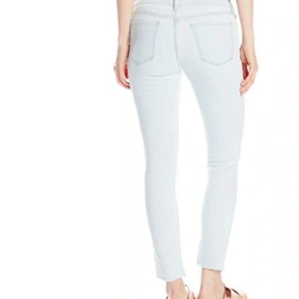 Lucky brand distressed Lolita capri jeans!